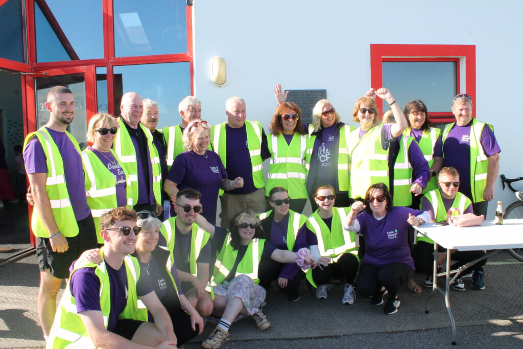 Malin2Mizen Cycle 7 Group photo 3 high vis CloudAssist